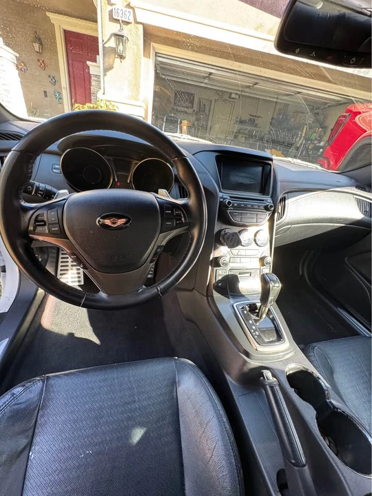 2015 Hyundai Genesis Coupe - Image 14 of 16