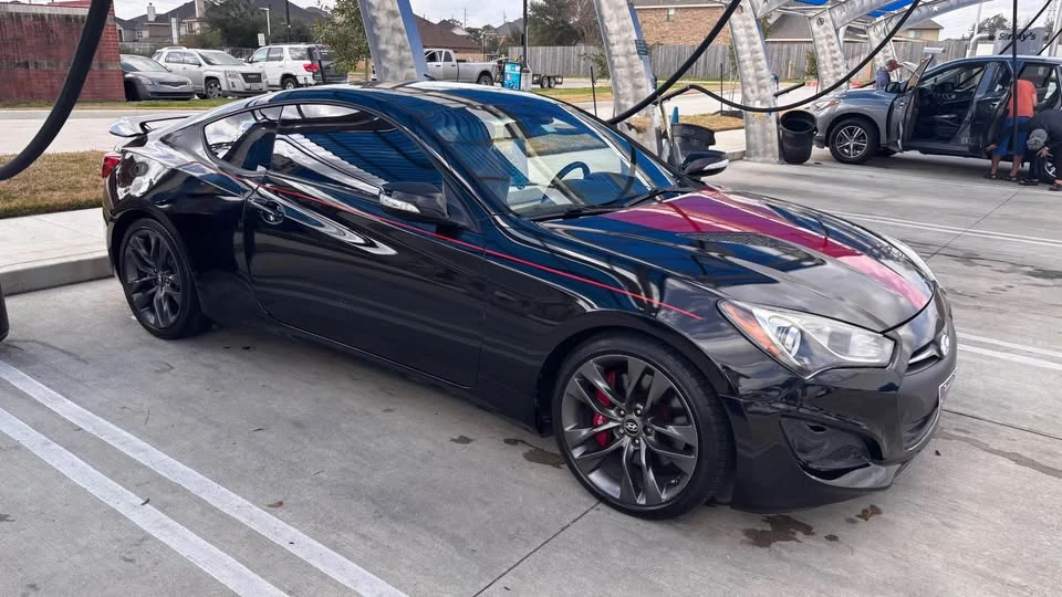 2015 Hyundai Genesis Coupe - Image 11 of 18