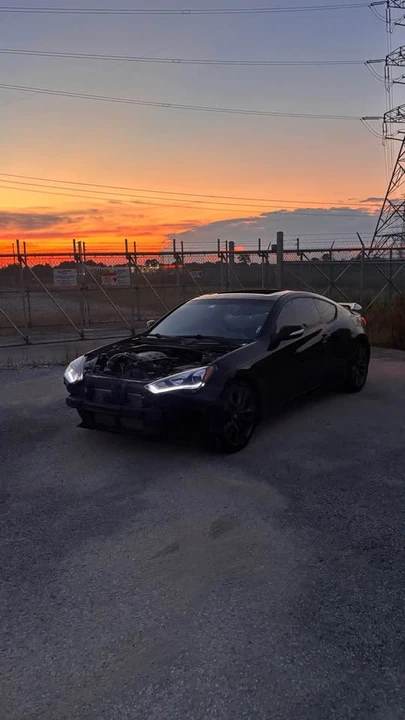 2015 Hyundai Genesis Coupe - Image 10 of 18