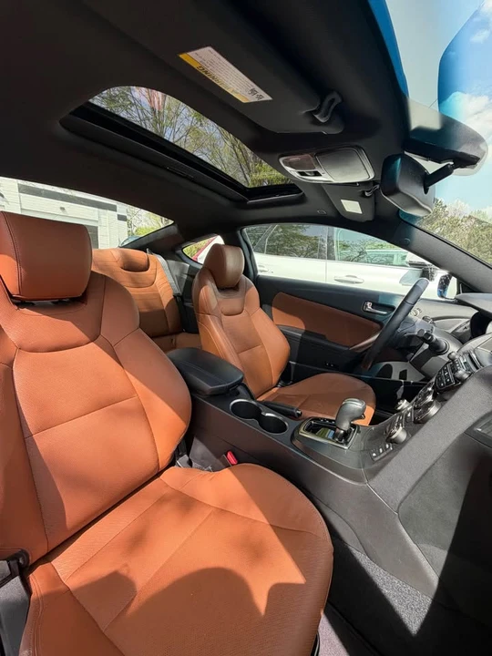 2015 Hyundai Genesis Coupe - Image 8 of 10