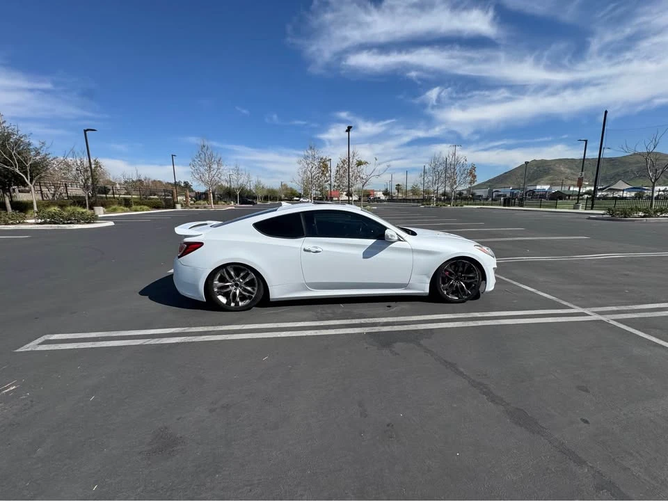 2015 Hyundai Genesis Coupe - Image 5 of 15