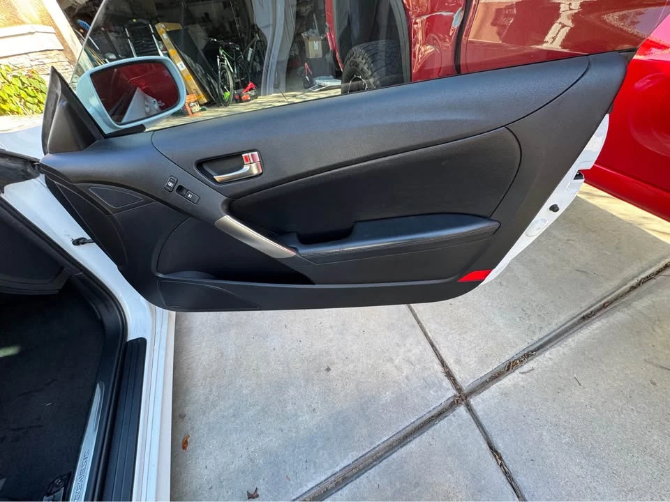 2015 Hyundai Genesis Coupe - Image 14 of 15