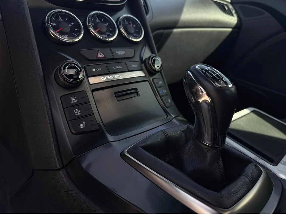 2015 Hyundai Genesis Coupe - Image 2 of 8