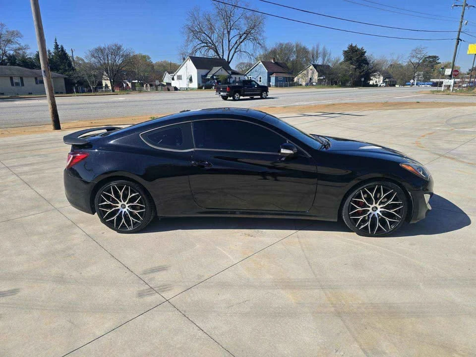 2015 Hyundai Genesis Coupe - Image 18 of 20