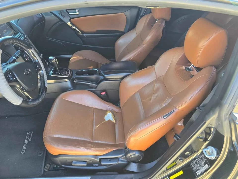 2015 Hyundai Genesis Coupe - Image 16 of 20