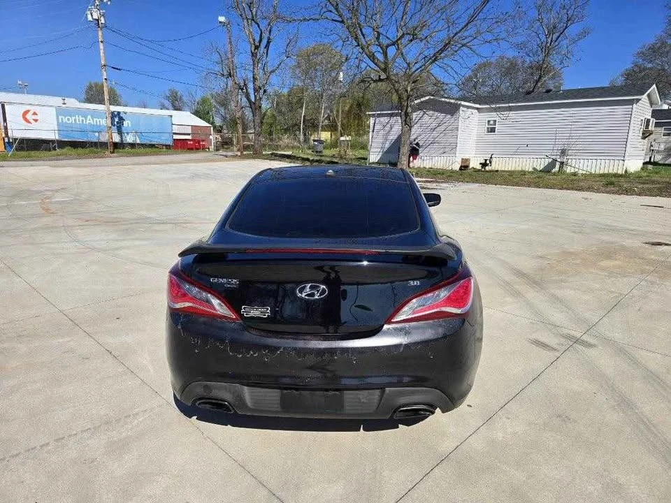 2015 Hyundai Genesis Coupe - Image 8 of 20