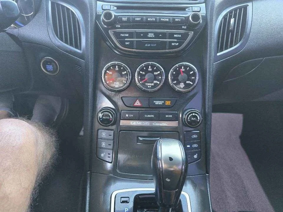 2015 Hyundai Genesis Coupe - Image 10 of 20