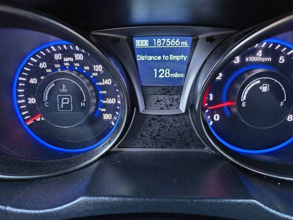 2015 Hyundai Genesis Coupe - Image 9 of 20