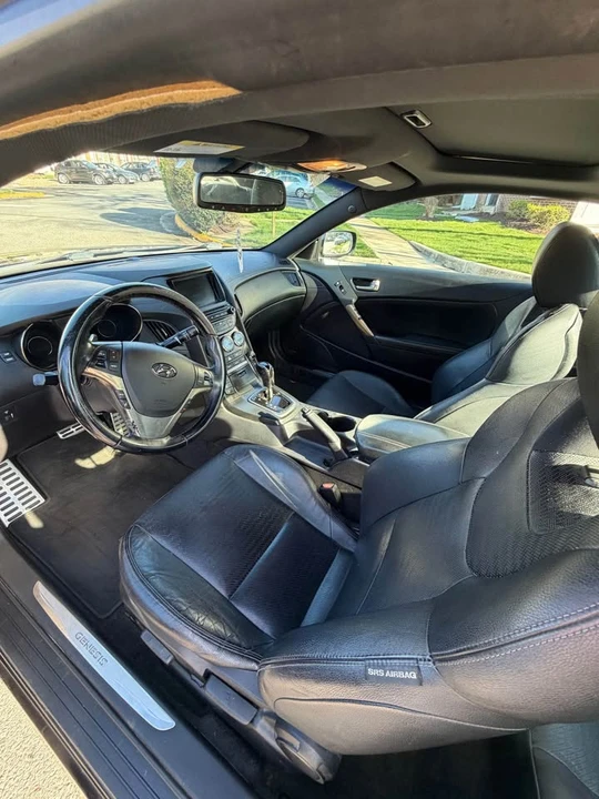 2015 Hyundai Genesis Coupe - Image 12 of 18