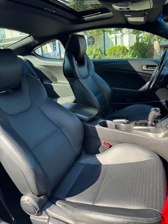 2015 Hyundai Genesis Coupe - Image 11 of 17