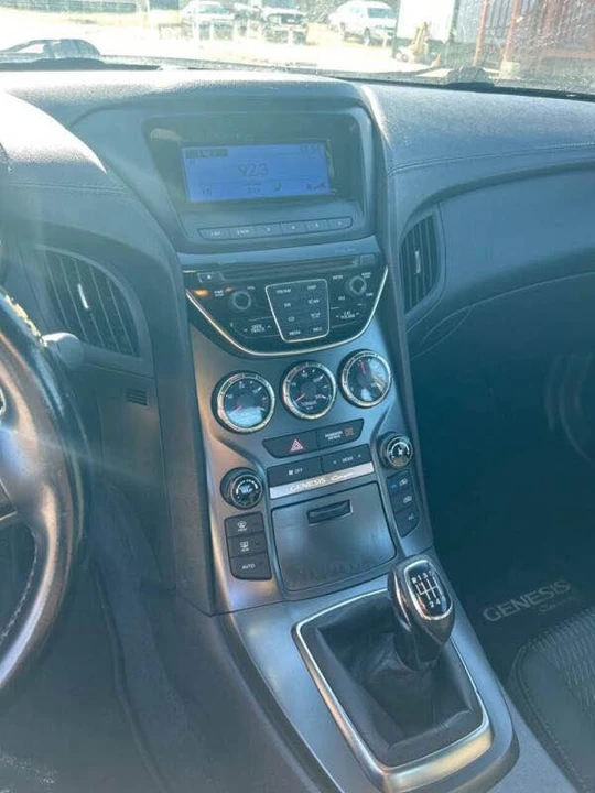 2015 Hyundai Genesis Coupe - Image 11 of 20