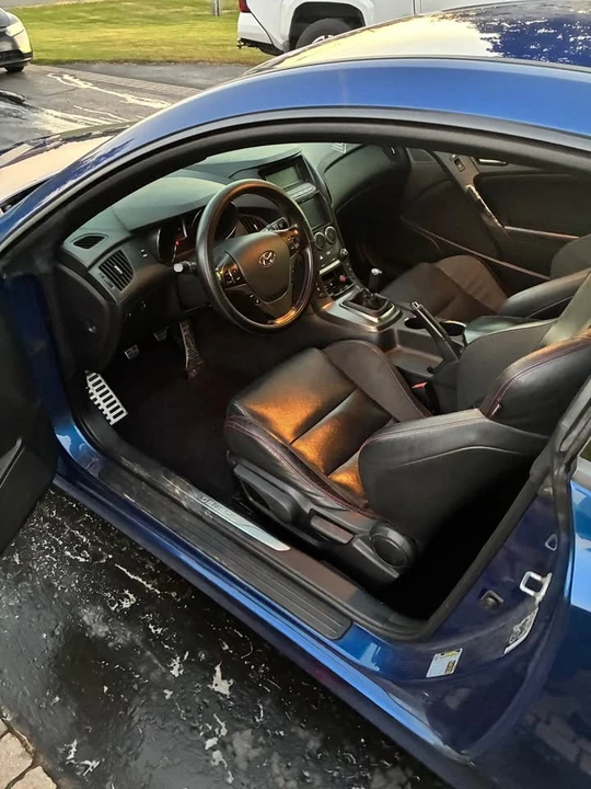 2015 Hyundai Genesis Coupe - Image 6 of 10