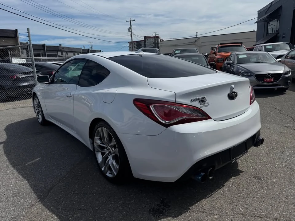 2015 Hyundai Genesis Coupe - Image 7 of 20
