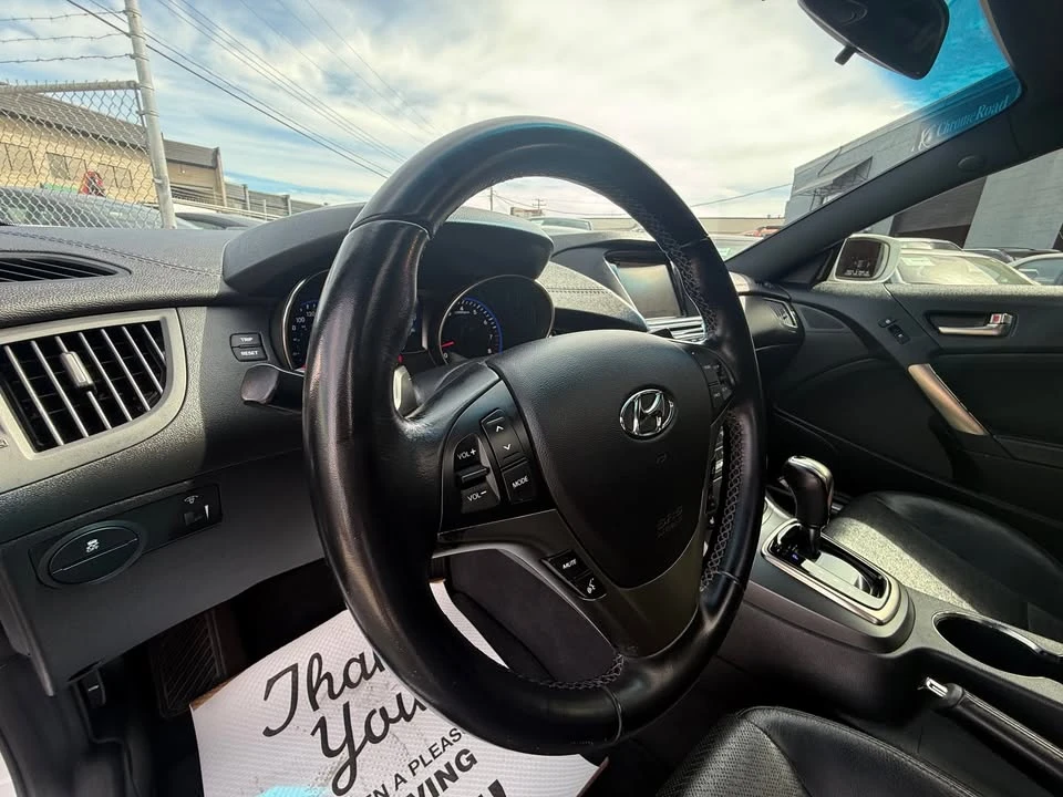 2015 Hyundai Genesis Coupe - Image 16 of 20