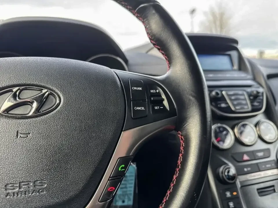 2015 Hyundai Genesis Coupe - Image 14 of 20