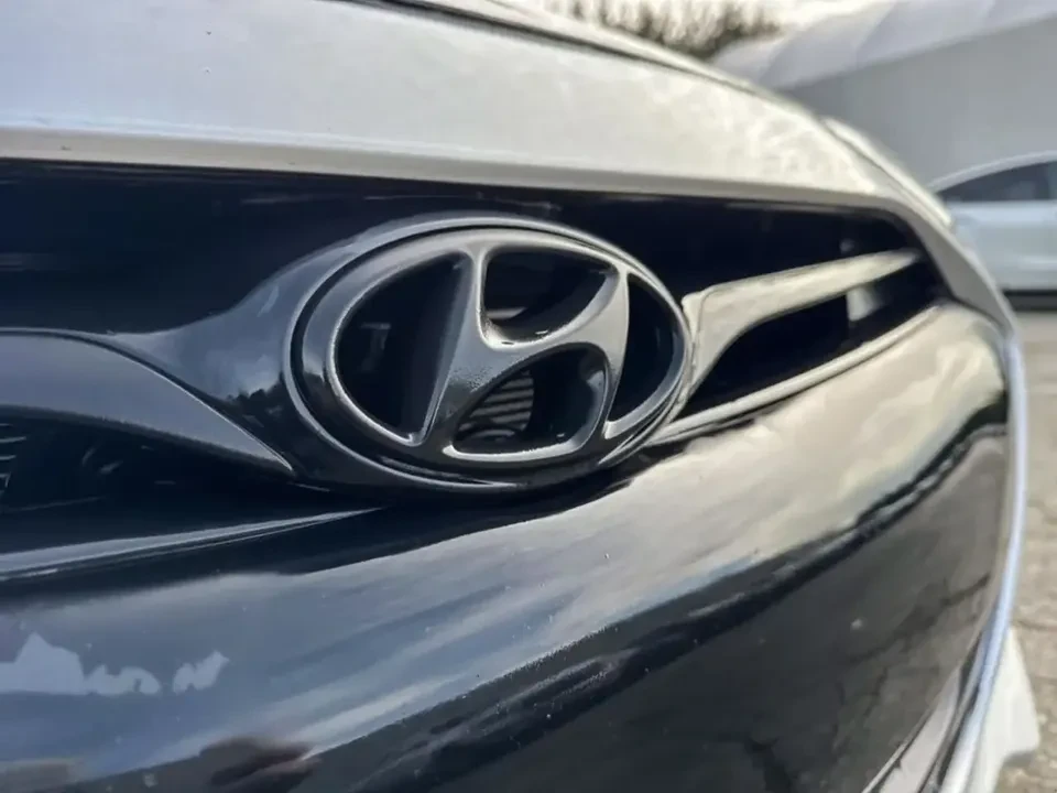 2015 Hyundai Genesis Coupe - Image 9 of 20