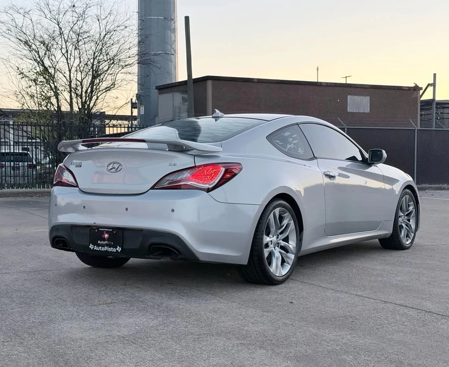 2015 Hyundai Genesis Coupe - Image 9 of 20