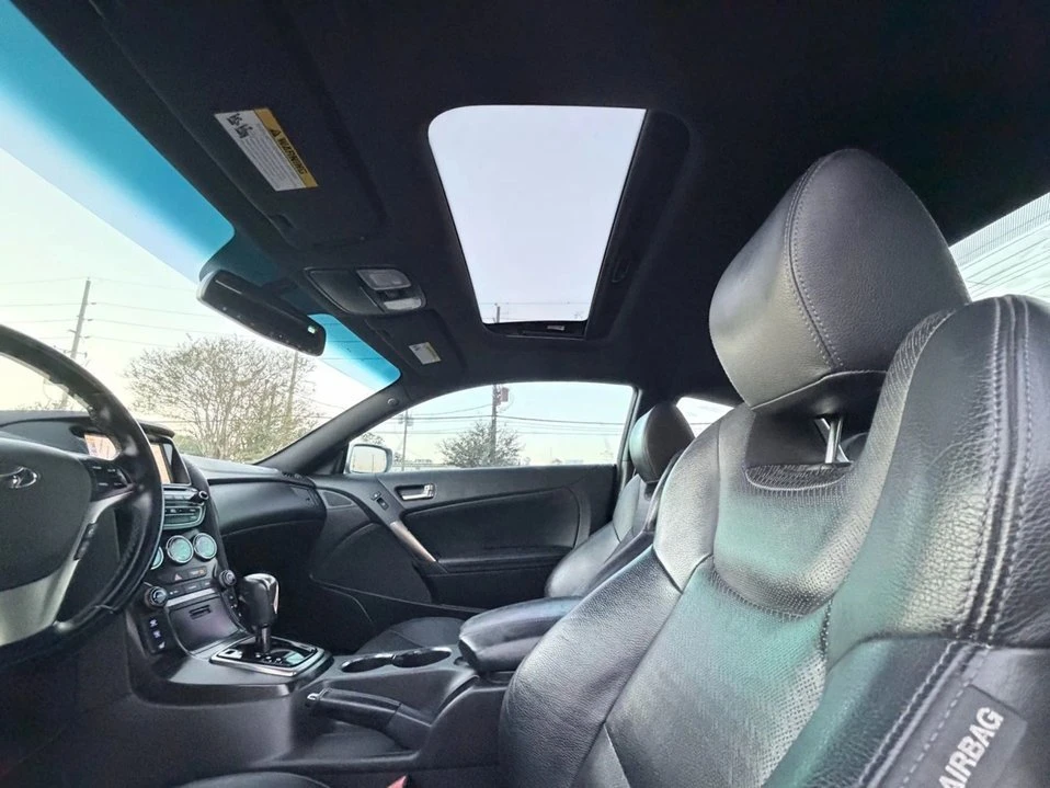 2015 Hyundai Genesis Coupe - Image 14 of 20