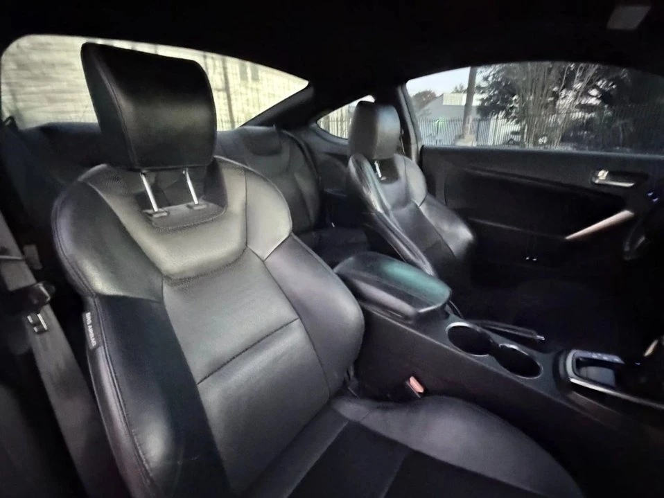 2015 Hyundai Genesis Coupe - Image 12 of 20
