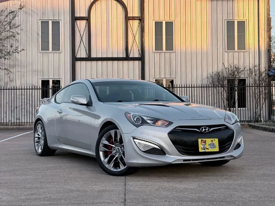 2015 Hyundai Genesis Coupe - Image 13 of 20