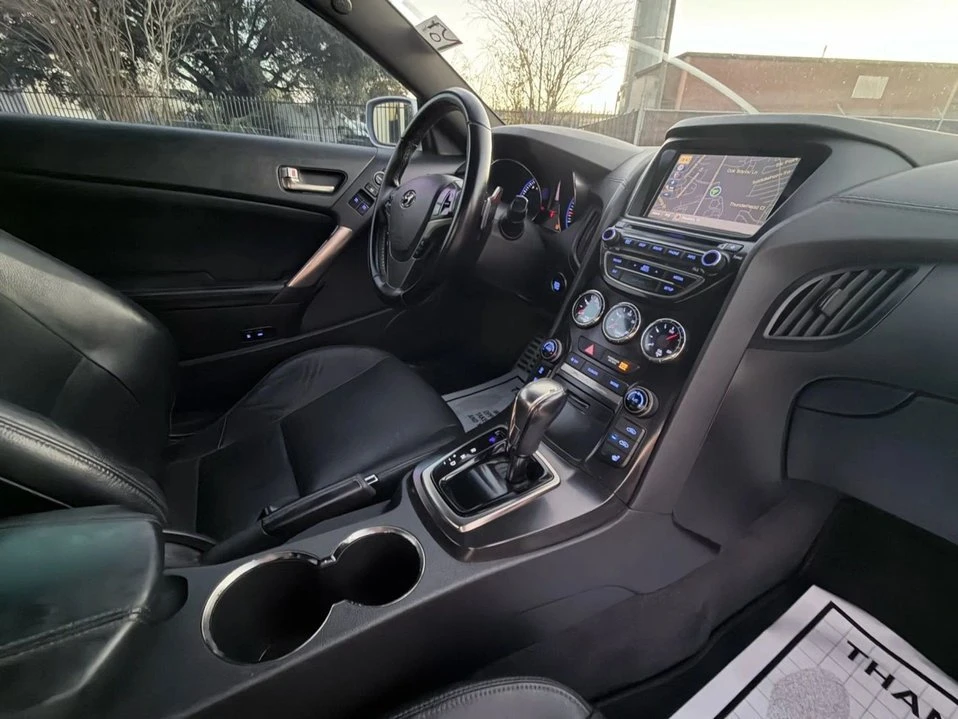 2015 Hyundai Genesis Coupe - Image 11 of 20