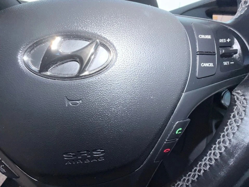 2015 Hyundai Genesis Coupe - Image 10 of 20