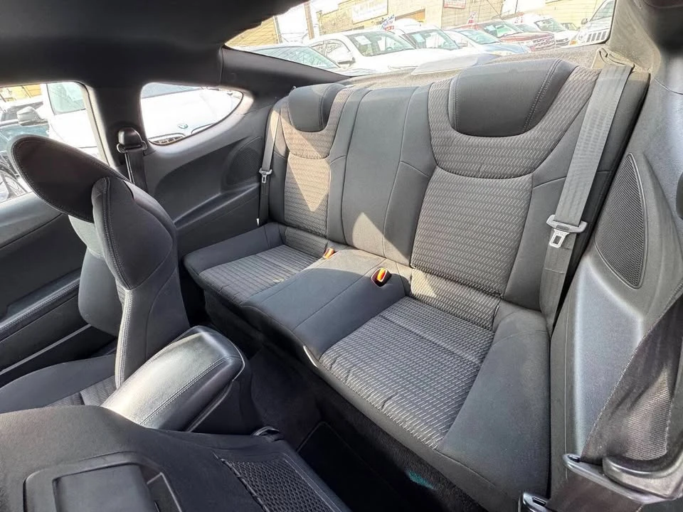 2015 Hyundai Genesis Coupe - Image 17 of 20