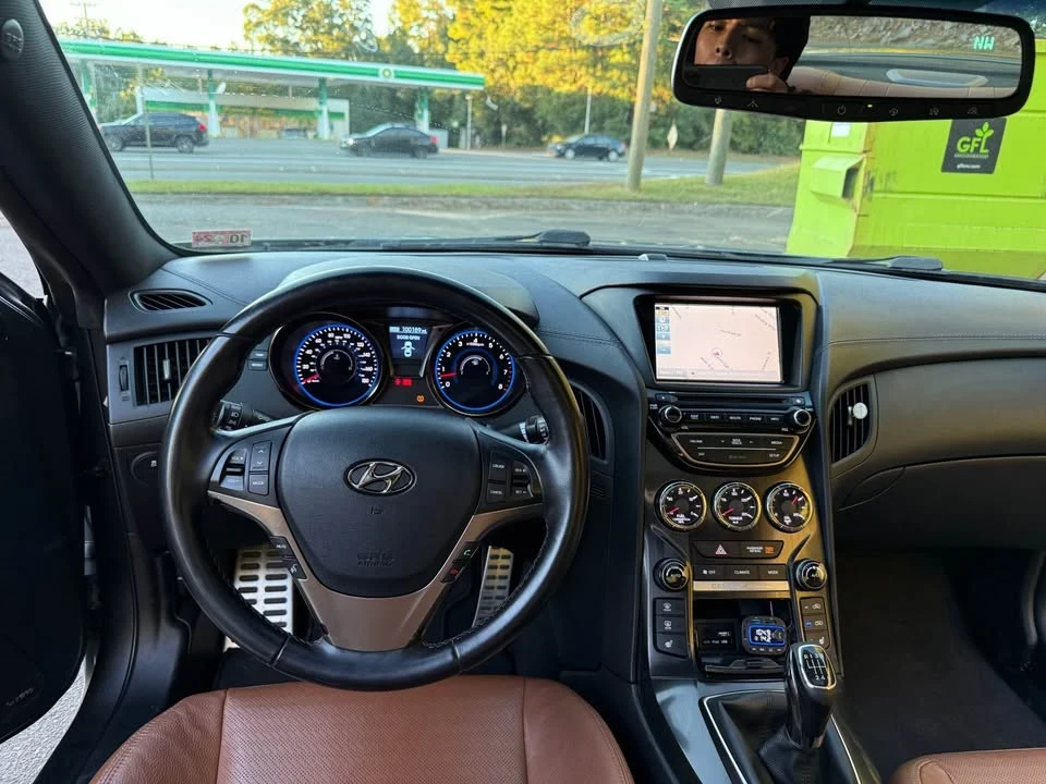 2015 Hyundai Genesis Coupe - Image 16 of 17