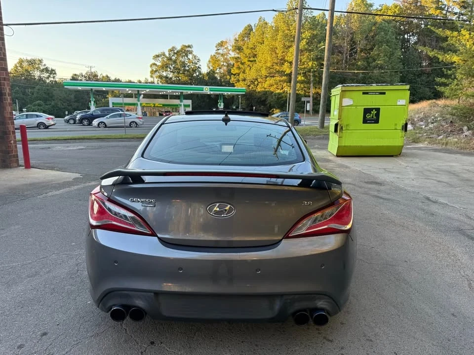 2015 Hyundai Genesis Coupe - Image 12 of 17