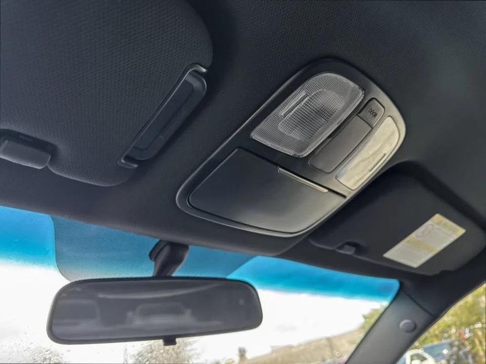 2015 Hyundai Genesis Coupe - Image 18 of 20