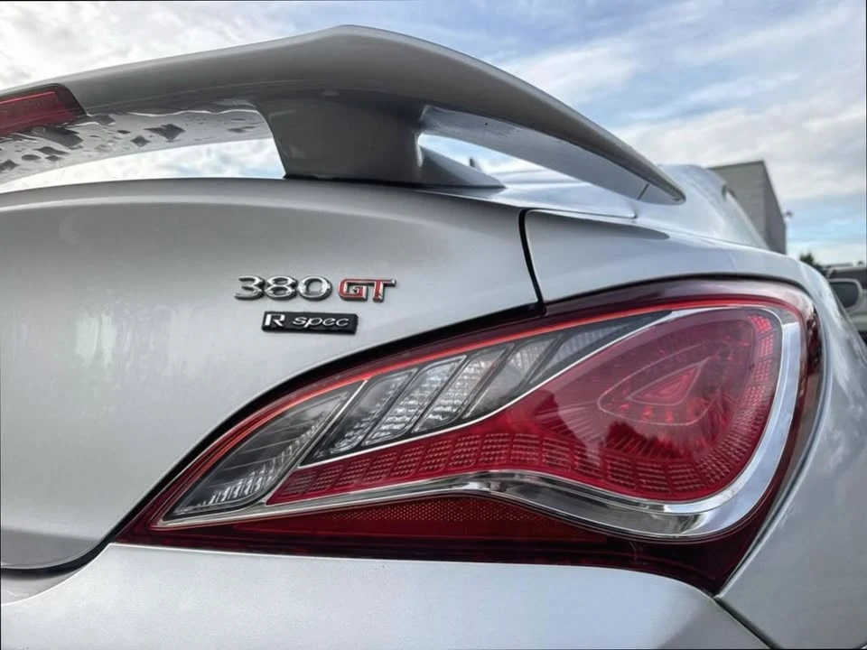 2015 Hyundai Genesis Coupe - Image 10 of 20