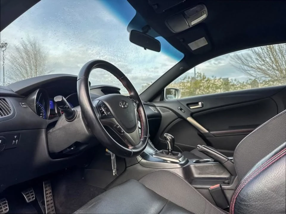 2015 Hyundai Genesis Coupe - Image 11 of 20