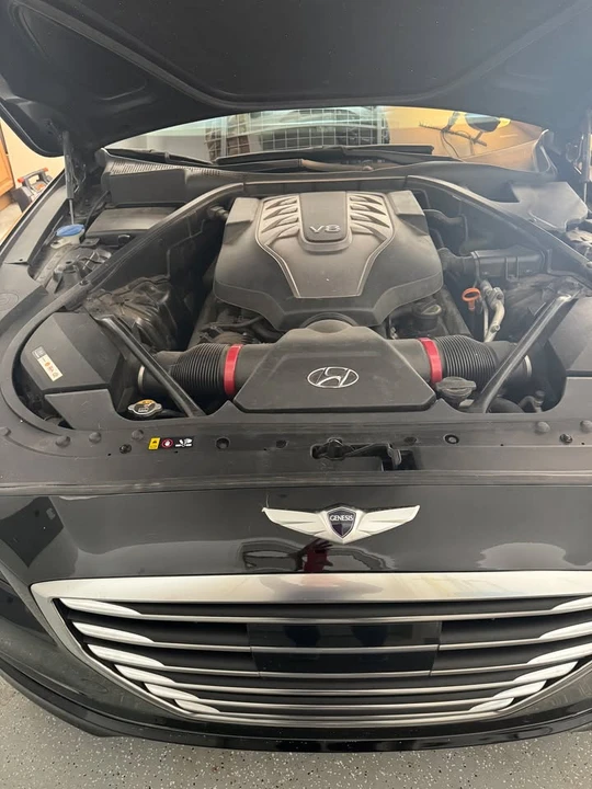 2015 Hyundai Genesis - Image 2 of 9