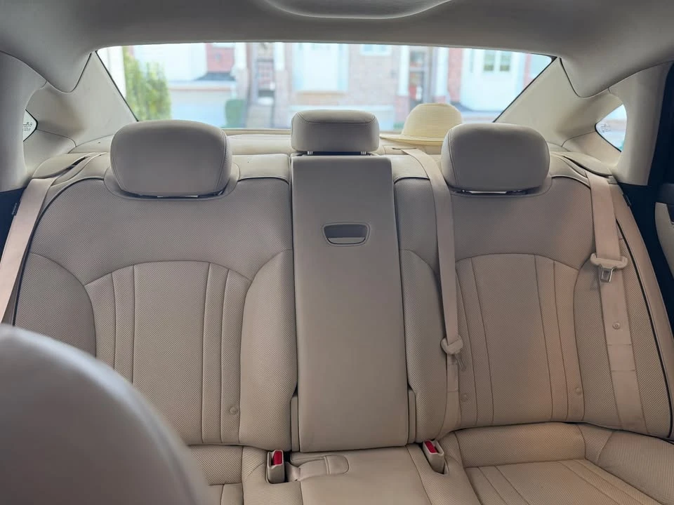 2015 Hyundai Genesis - Image 9 of 9