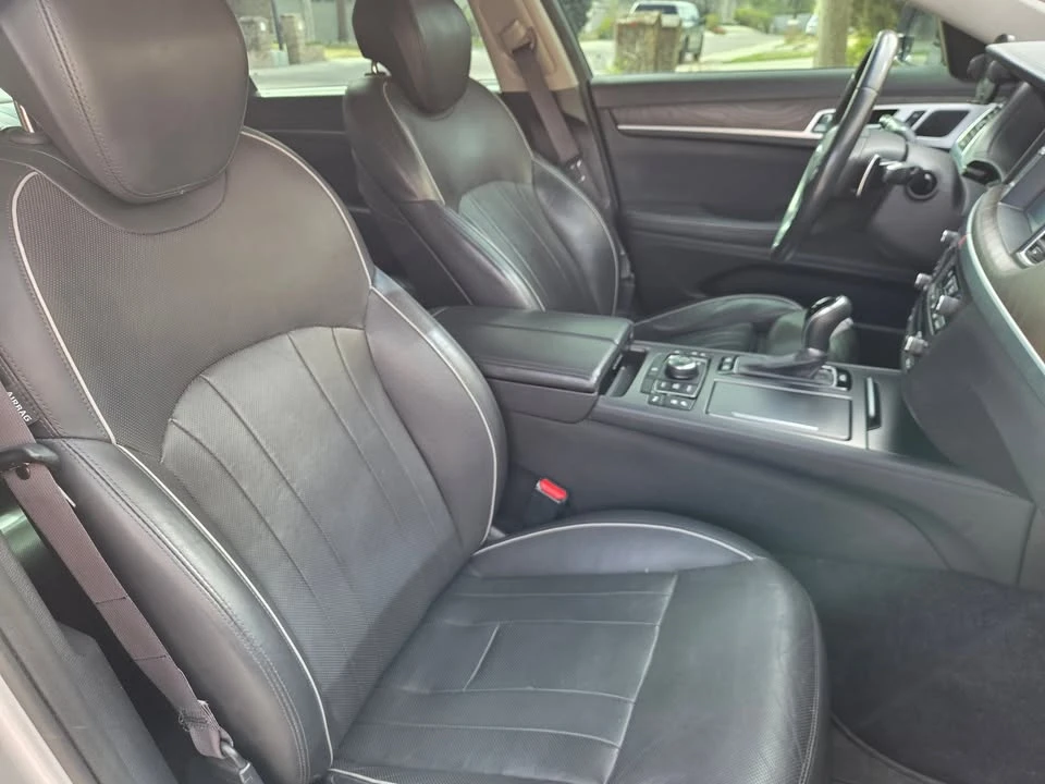 2015 Hyundai Genesis - Image 13 of 19