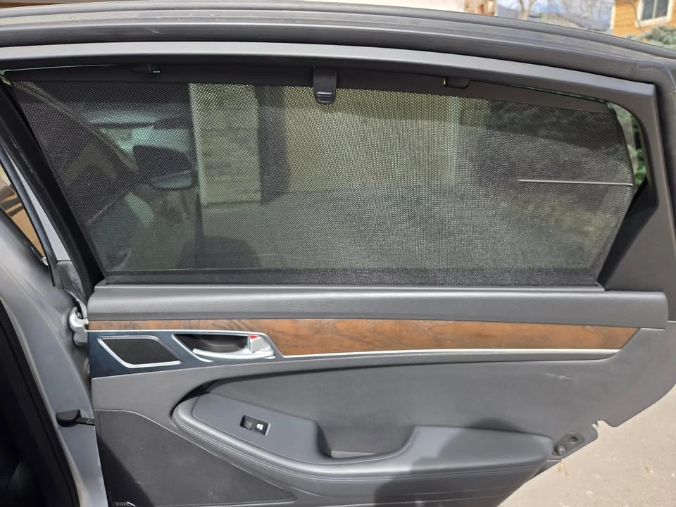 2015 Hyundai Genesis - Image 15 of 19