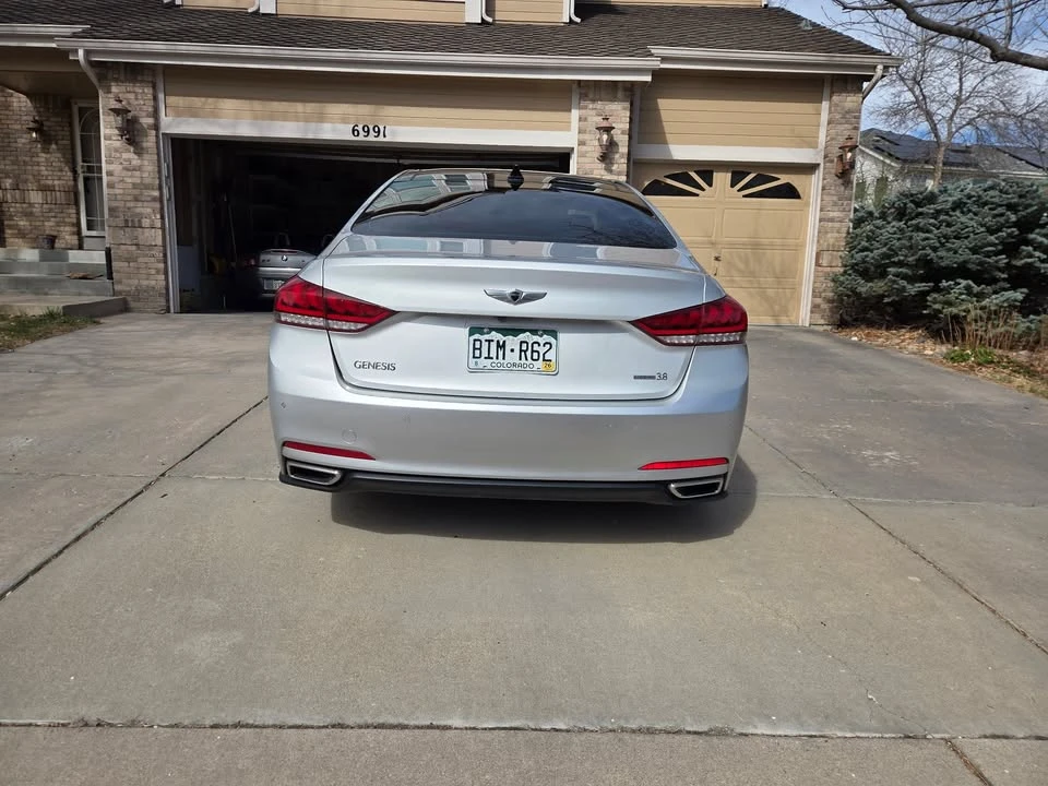 2015 Hyundai Genesis - Image 5 of 19