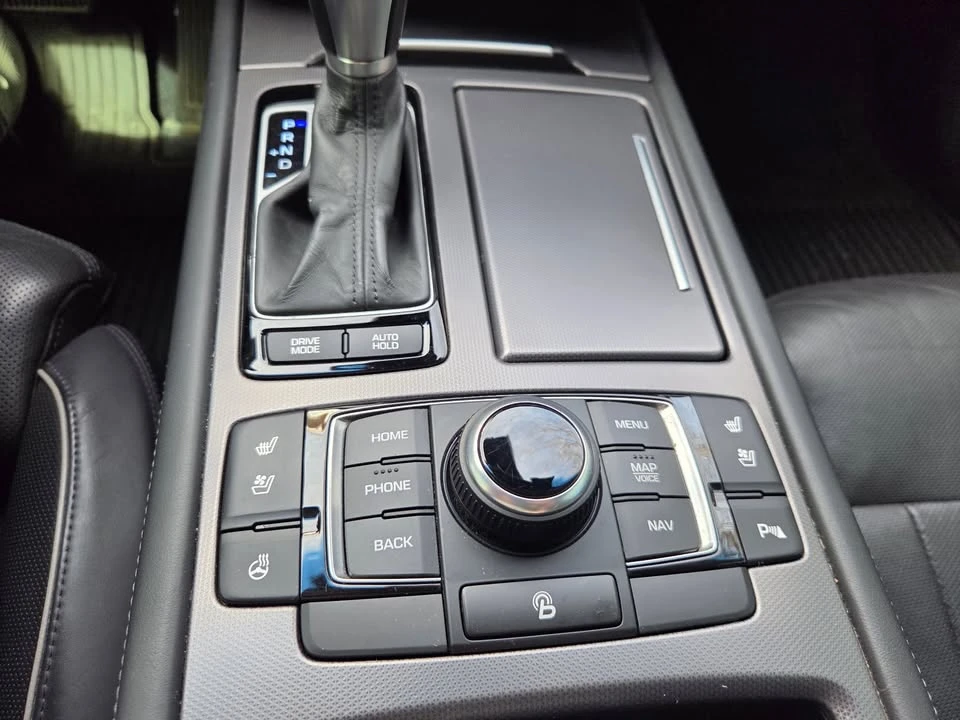 2015 Hyundai Genesis - Image 10 of 19