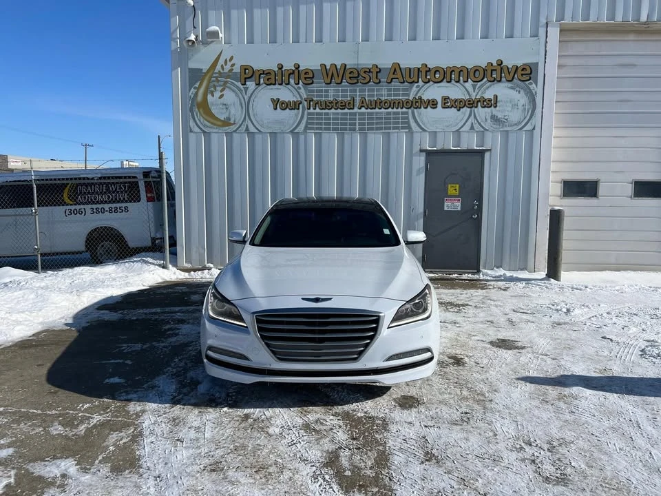 2015 Hyundai Genesis - Image 2 of 20