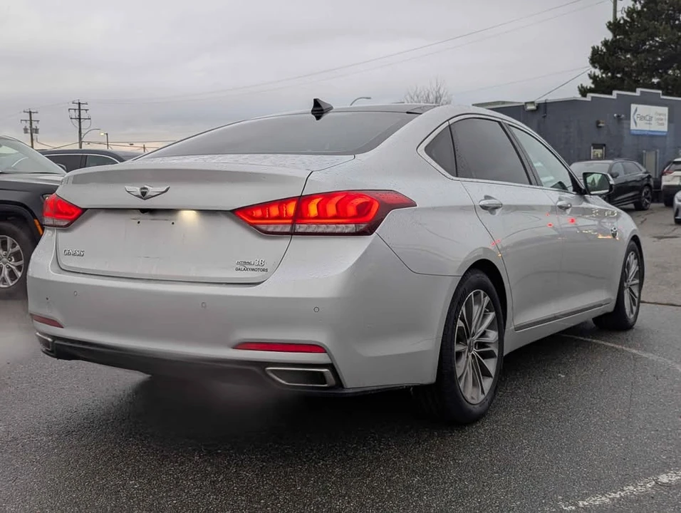 2015 Hyundai Genesis - Image 9 of 16