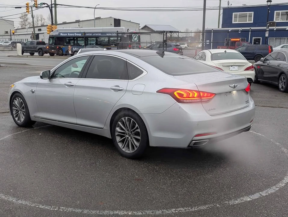 2015 Hyundai Genesis - Image 7 of 16