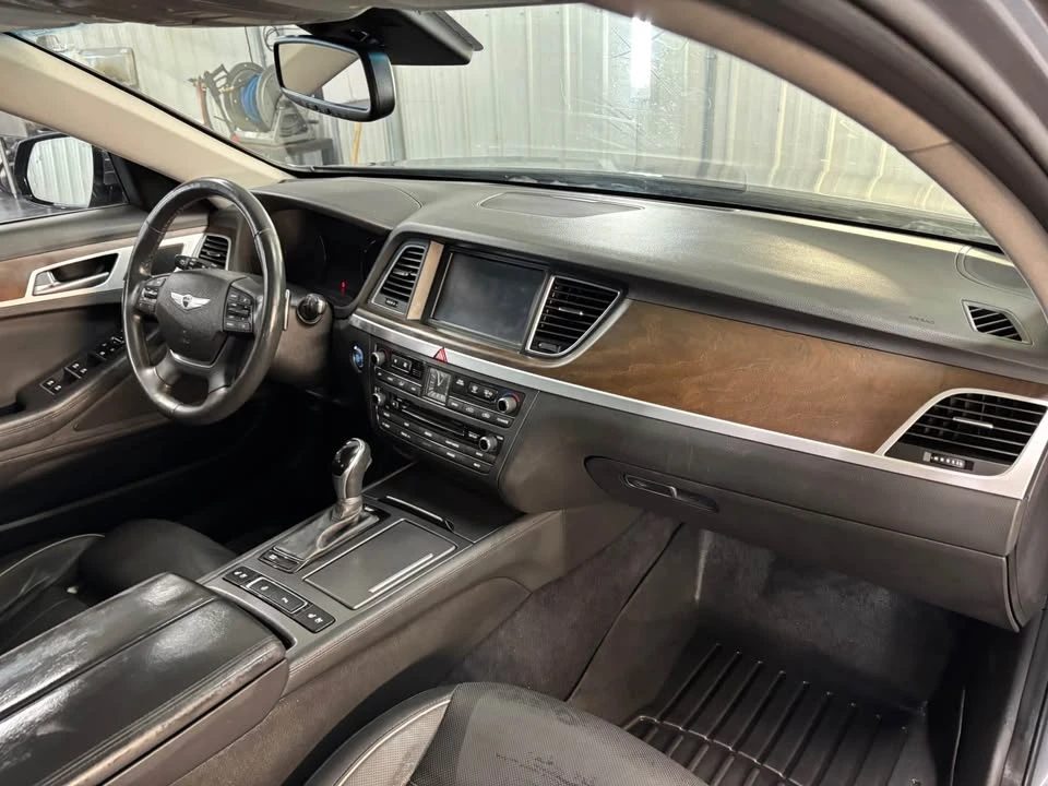 2015 Hyundai Genesis - Image 11 of 16