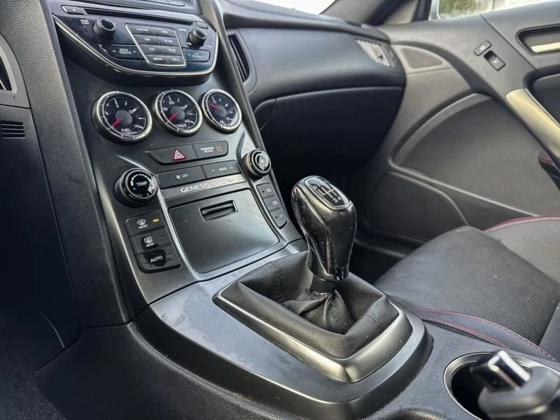 2015 Hyundai Genesis Coupe - Image 13 of 20