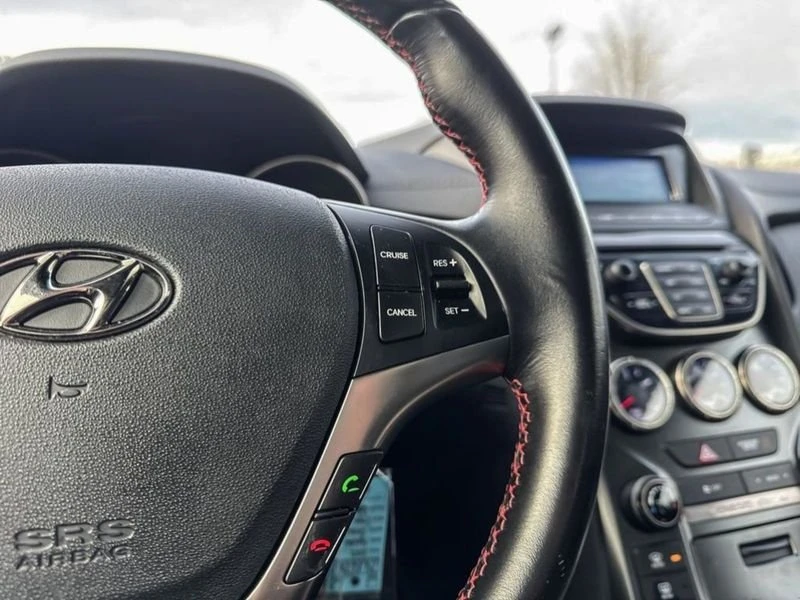 2015 Hyundai Genesis Coupe - Image 11 of 20