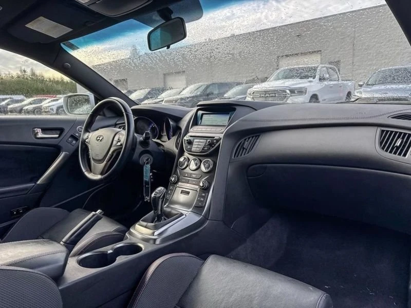 2015 Hyundai Genesis Coupe - Image 19 of 20