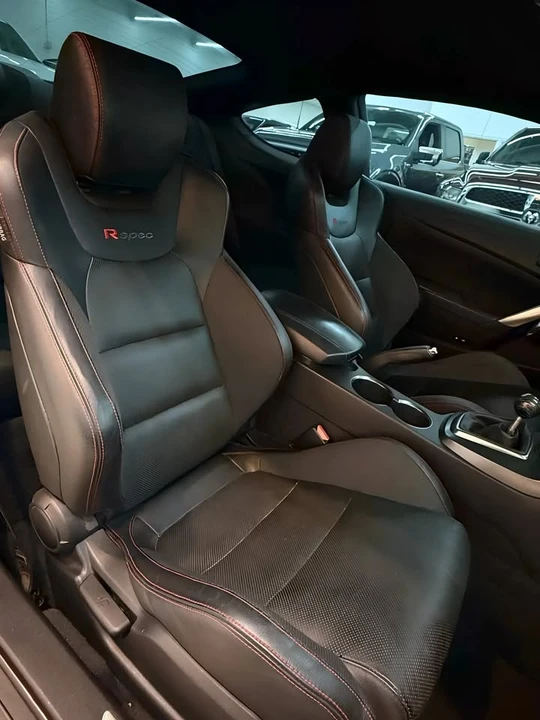 2015 Hyundai Genesis Coupe - Image 17 of 19