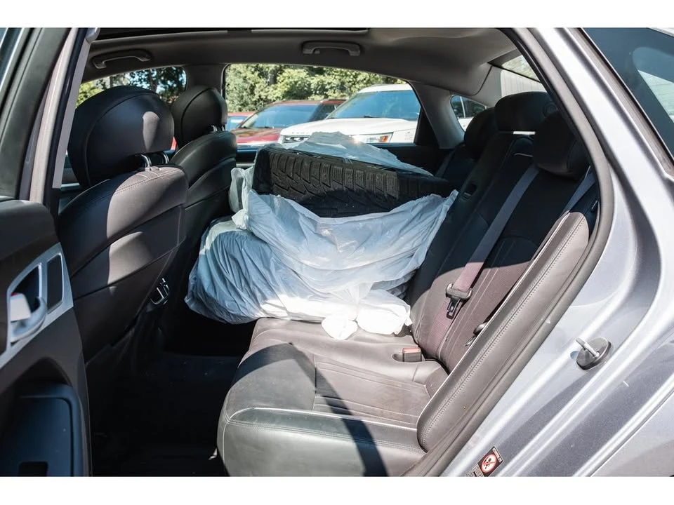 2015 Hyundai Genesis - Image 19 of 20