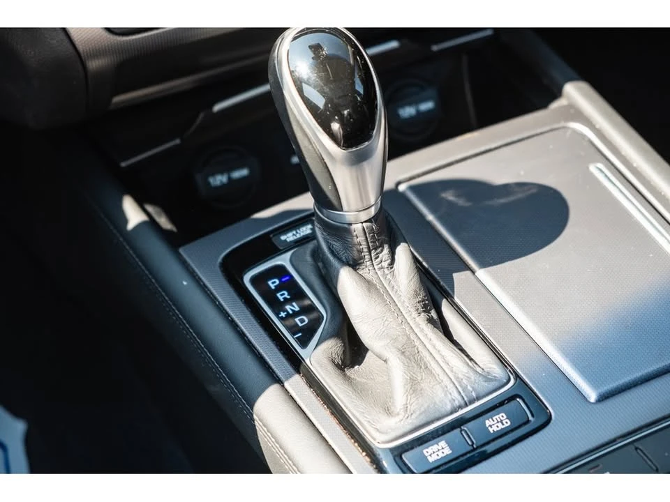 2015 Hyundai Genesis - Image 14 of 20