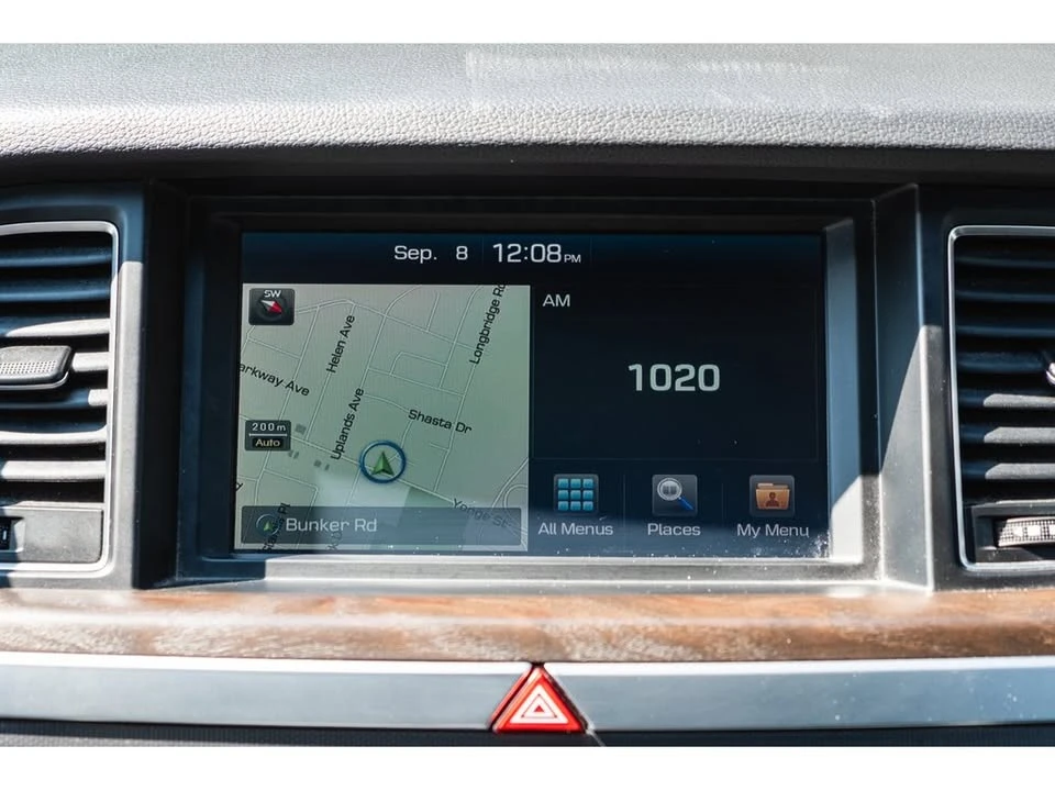 2015 Hyundai Genesis - Image 11 of 20
