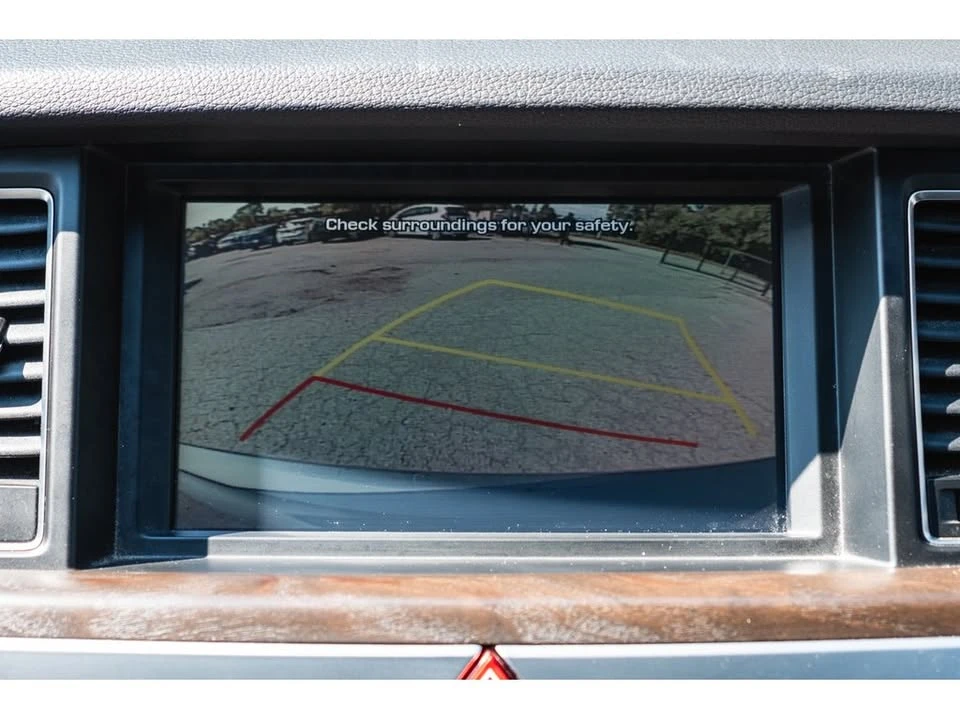 2015 Hyundai Genesis - Image 12 of 20